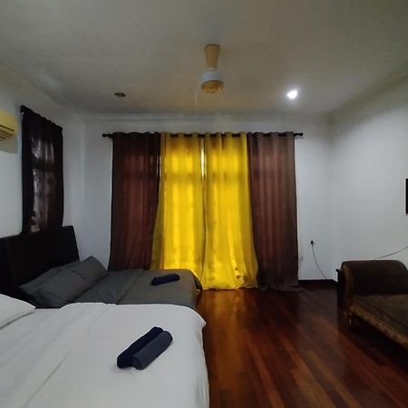 Villa Shamir Sepang Exterior photo