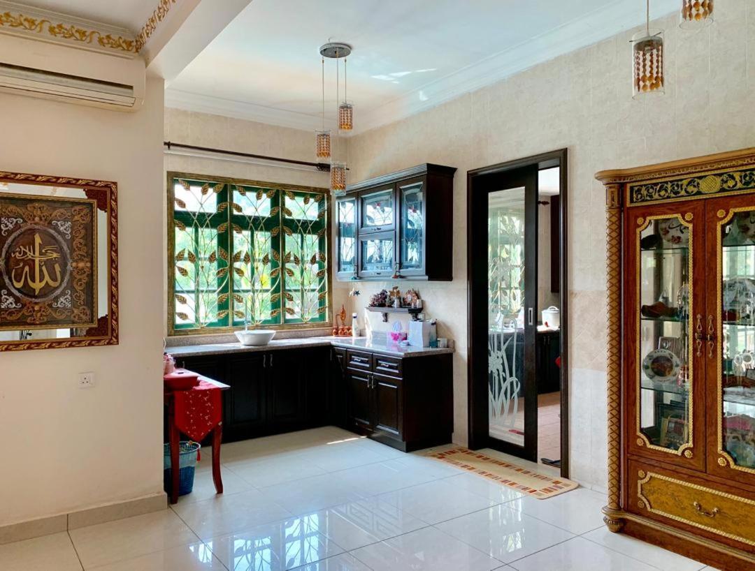 Villa Shamir Sepang Exterior photo