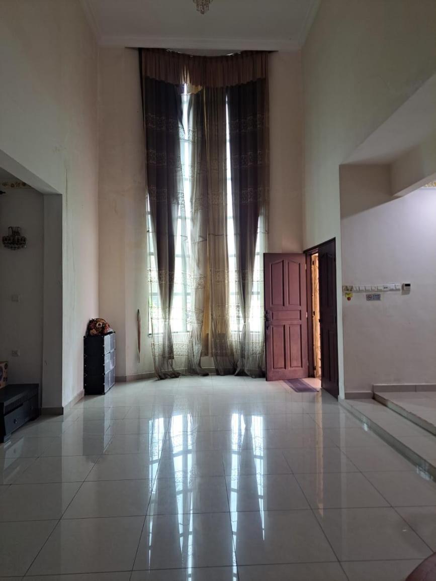 Villa Shamir Sepang Exterior photo